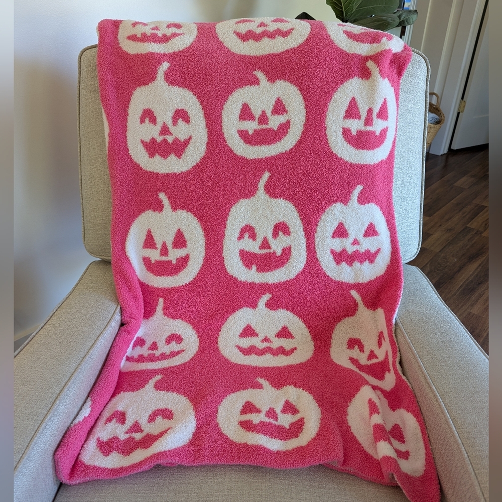 Pink and White Pumpkin Jack-o'-lantern Soft Throw Blanket